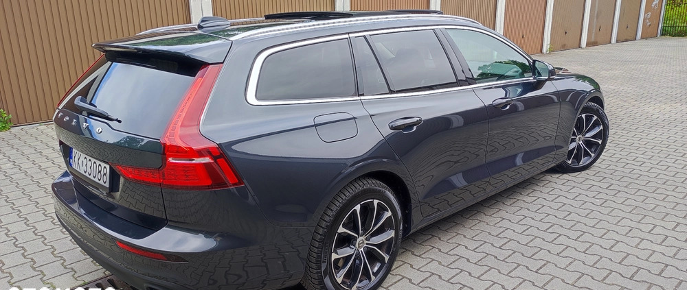 Volvo V60 cena 99900 przebieg: 138399, rok produkcji 2020 z Kraków małe 596